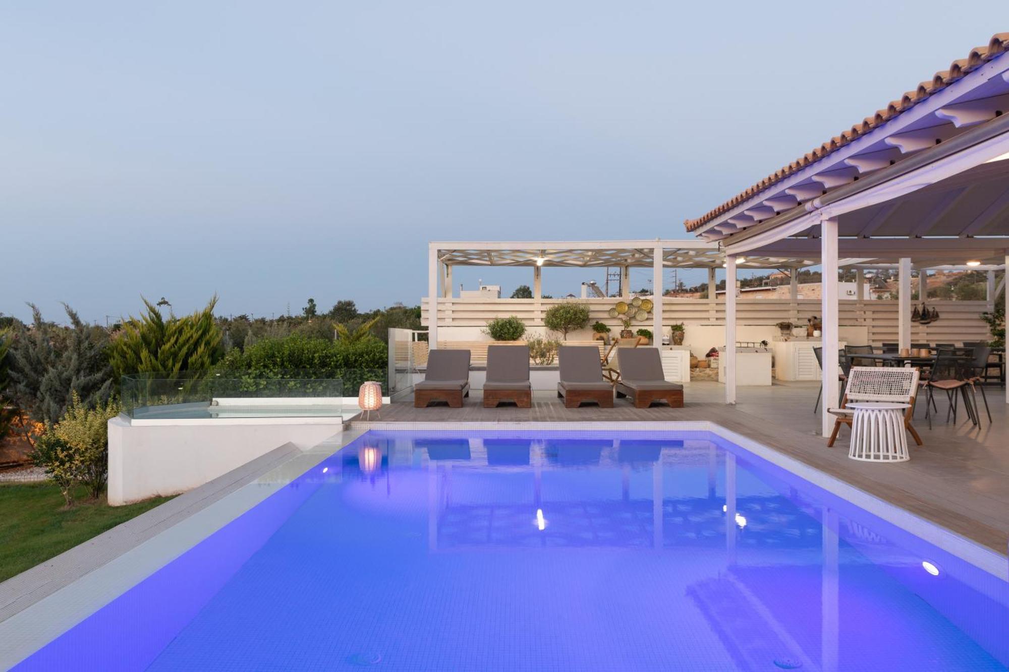 Alba Bianca Villa, Family Retreat With Heated Pool By Thinkvilla Hersonissos  Exterior photo