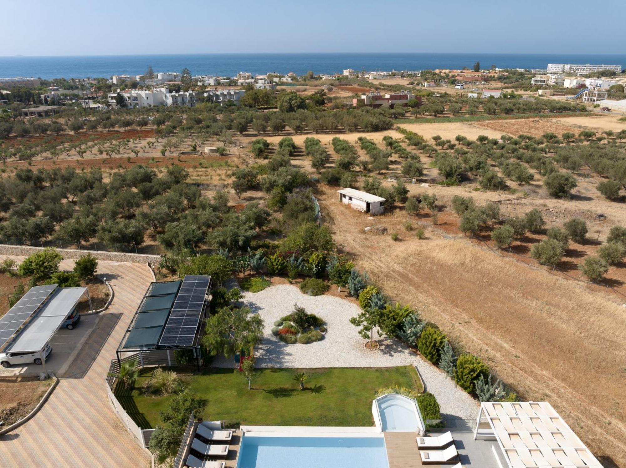 Alba Bianca Villa, Family Retreat With Heated Pool By Thinkvilla Hersonissos  Exterior photo